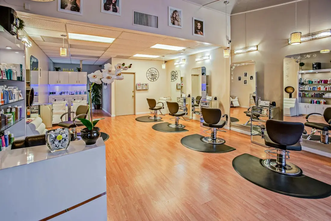Lumière styling stations